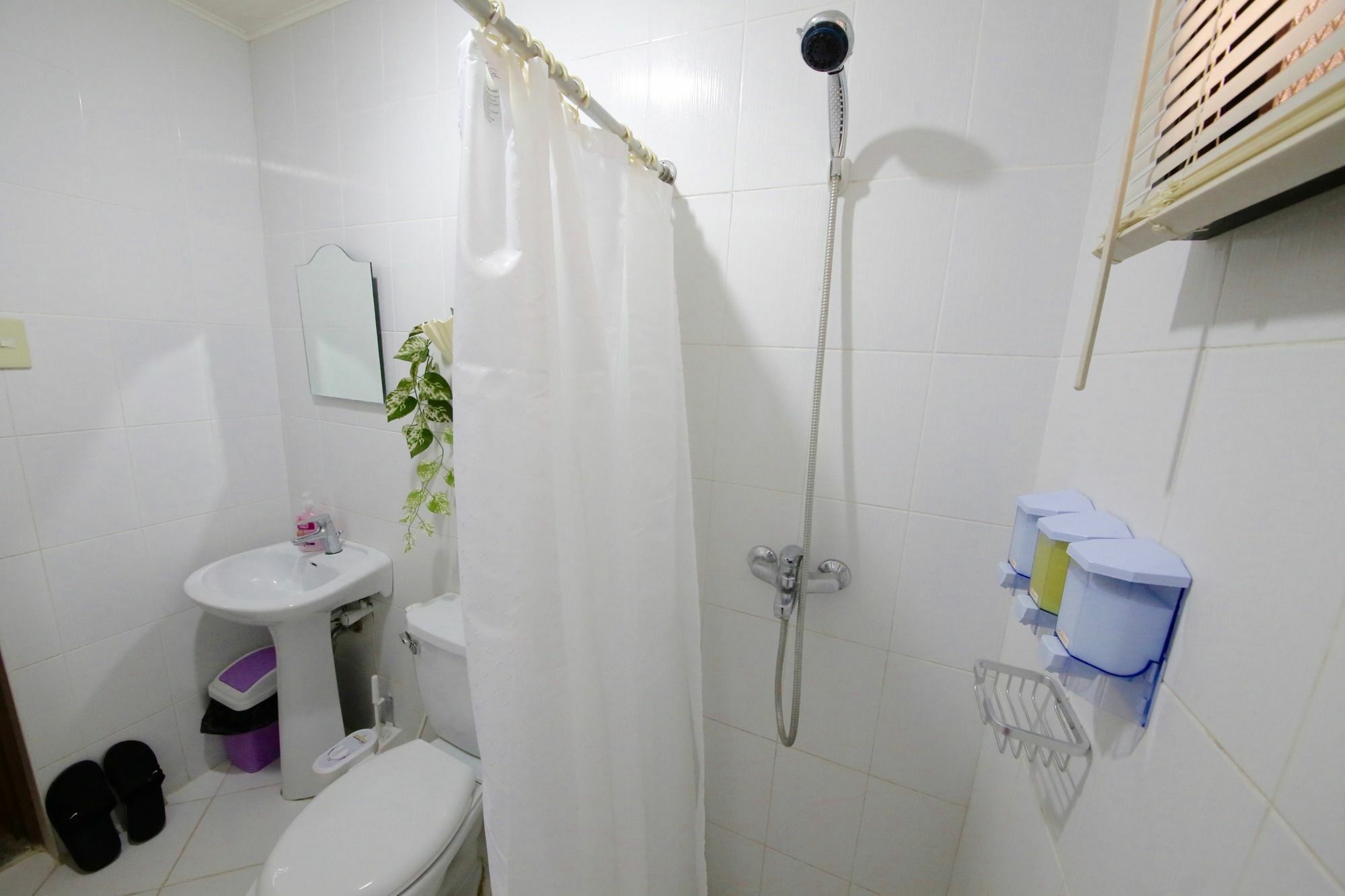Dee Guesthouse White Sands Мактан Екстериор снимка