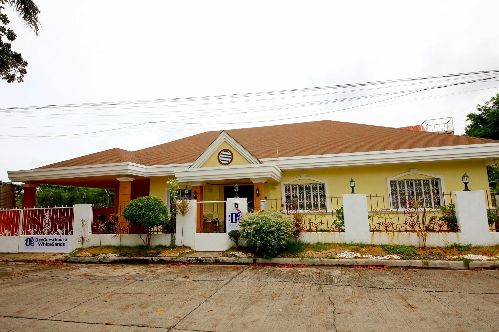 Dee Guesthouse White Sands Мактан Екстериор снимка