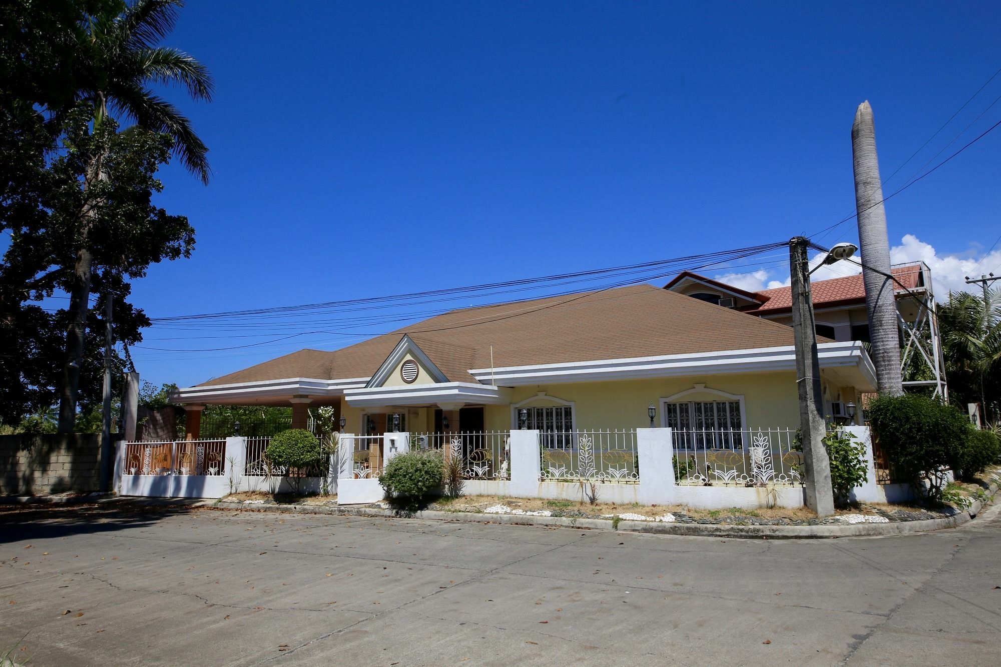 Dee Guesthouse White Sands Мактан Екстериор снимка